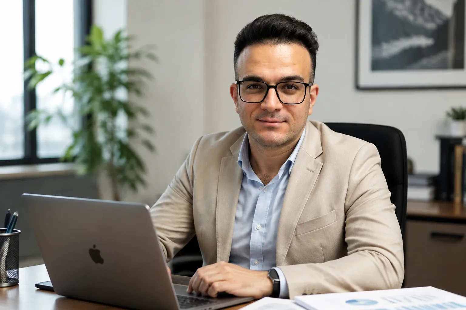 پرتره حرفه‌ای مردانه در محیط اداری | Business Executive Portrait
